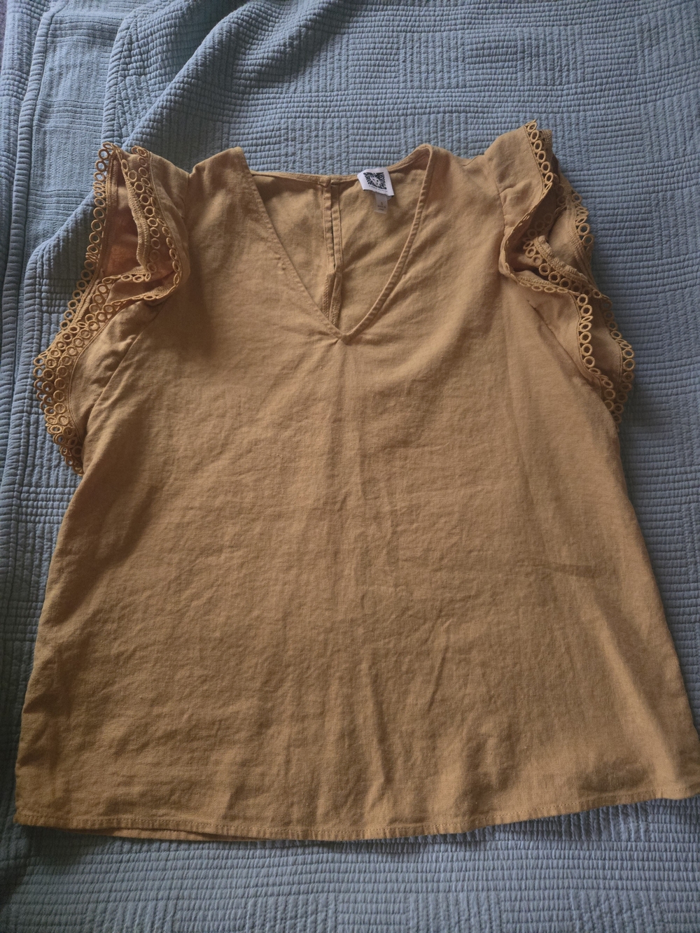 Ann Klein Womens Mustard Flutter Sleeve V-Neck Top
